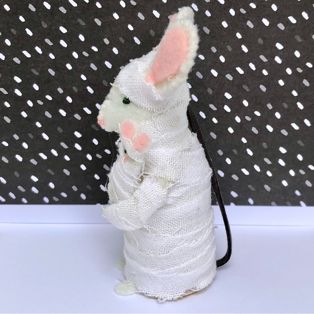 Mummy Mummy Mouse Felt Art Doll with baby Mummy cake topper hand-sewn - Picture 5 of 9